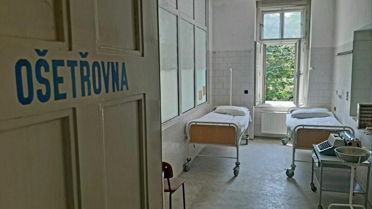 Franz Kafka Spital Hostel Brno Buitenkant foto