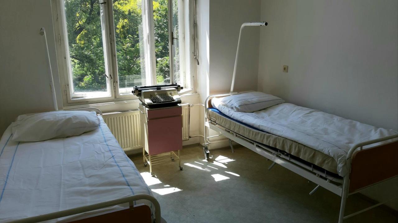 Franz Kafka Spital Hostel Brno Buitenkant foto