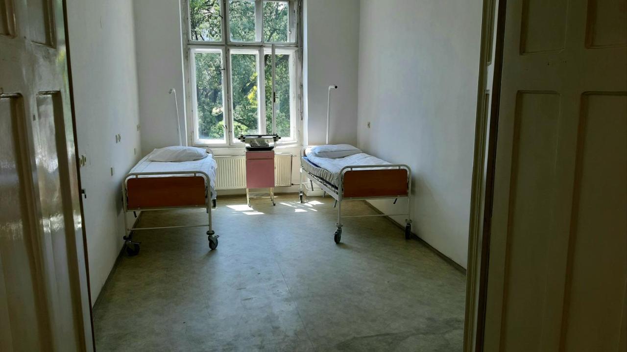 Franz Kafka Spital Hostel Brno Buitenkant foto